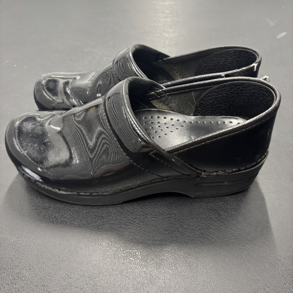 Dansko Clogs Black Shiny Shoes Women's Size 38 Slip-on Leather Nursing